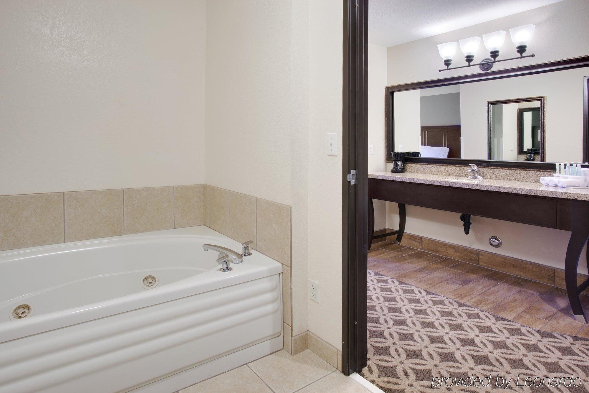 Holiday Inn Express Show Low By Ihg Exteriör bild
