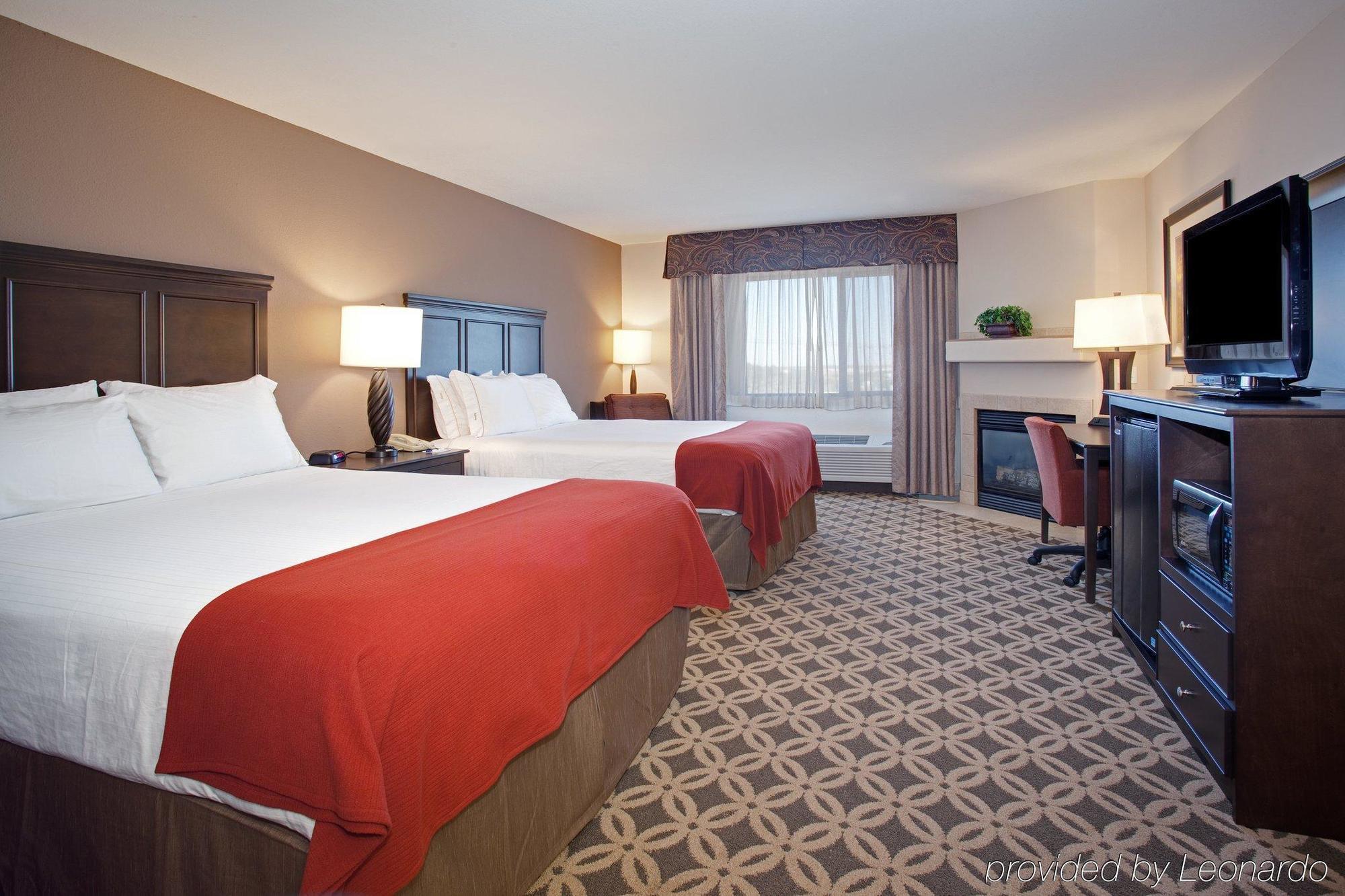 Holiday Inn Express Show Low By Ihg Exteriör bild